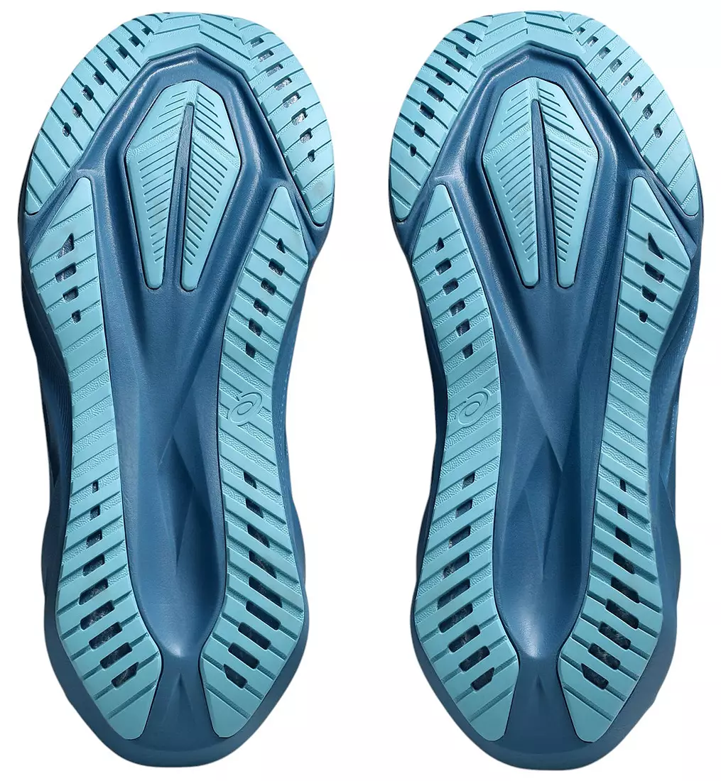 Men's Novablast 5 - Image 3